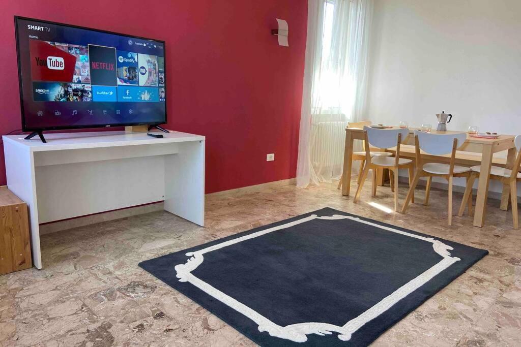 Tiramisu, A Cozy 2-Bdrm Apt Apartamento Treviso Exterior foto